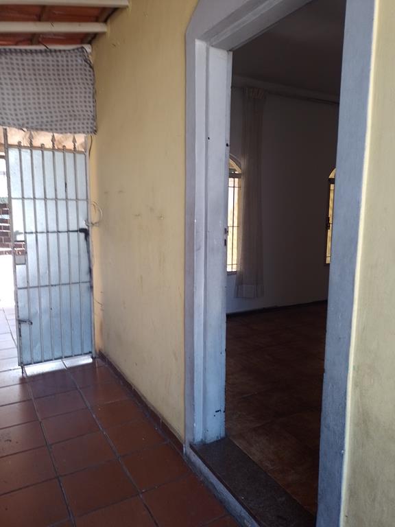 RUA EDVARD CARMILO – Nº 905