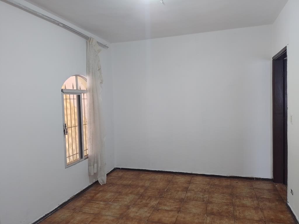 RUA EDVARD CARMILO – Nº 905