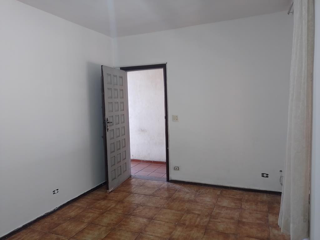 RUA EDVARD CARMILO – Nº 905