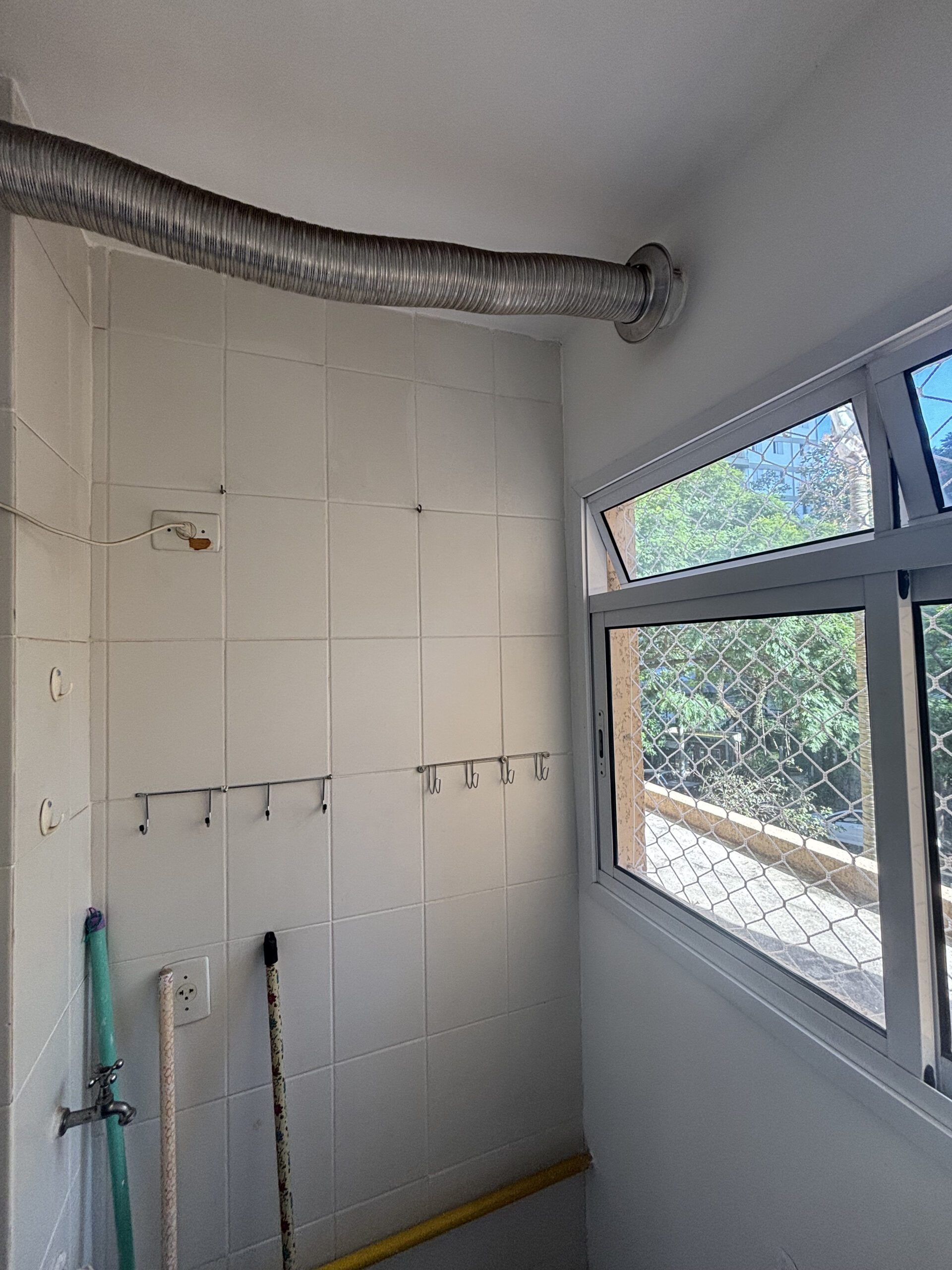 RUA NILZA MEDEIROS MARTINS – 355 – APTO. 11