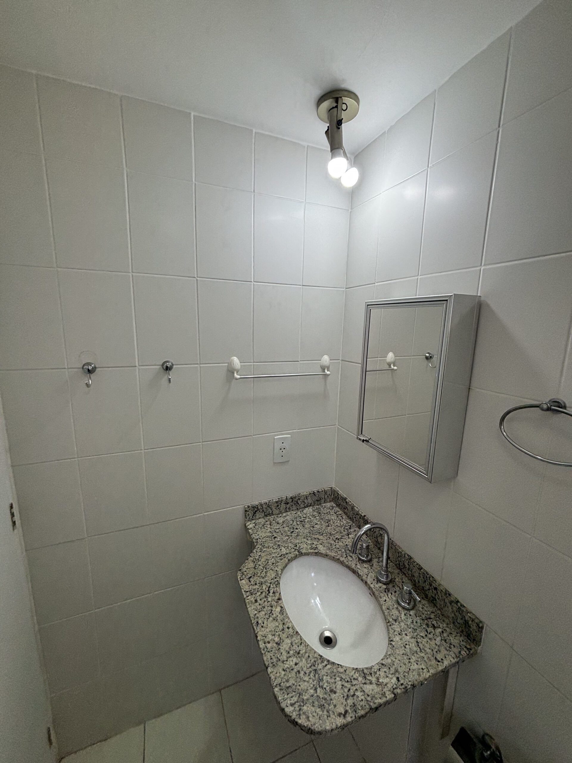 RUA NILZA MEDEIROS MARTINS – 355 – APTO. 11